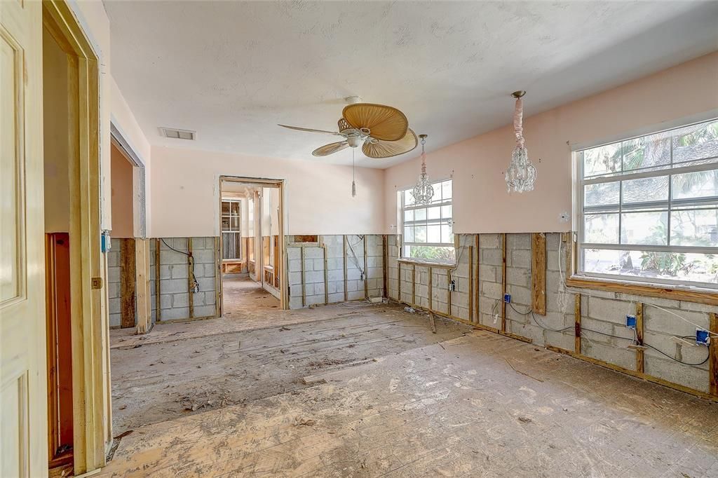 For Sale: $1,000,000 (0.30 acres)