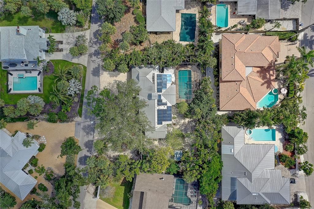 For Sale: $1,000,000 (0.30 acres)
