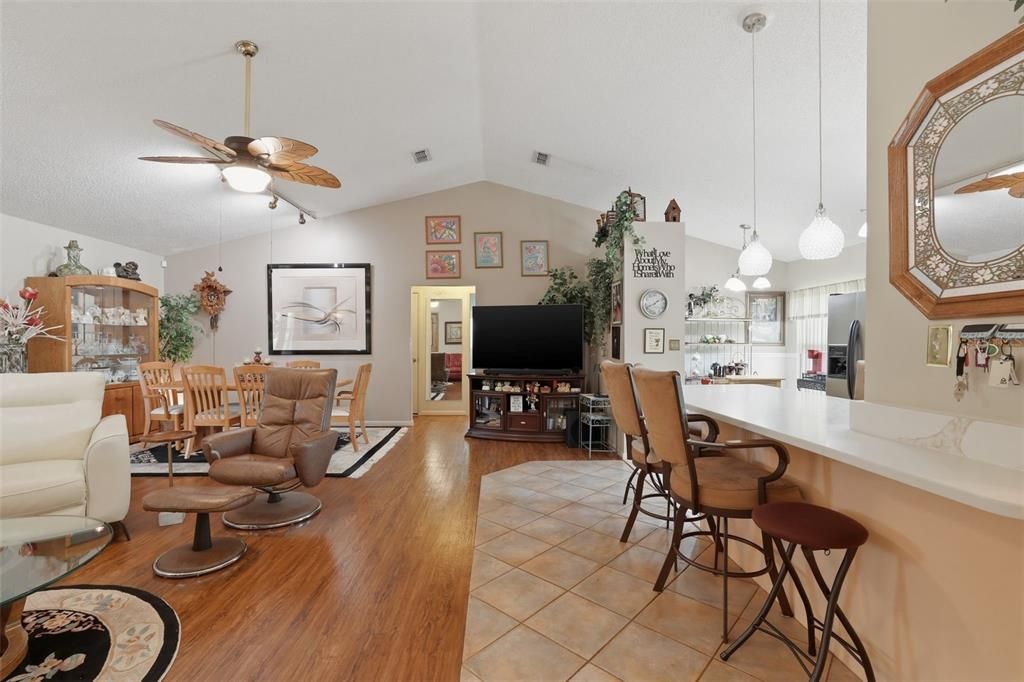 For Sale: $574,900 (3 beds, 2 baths, 1517 Square Feet)