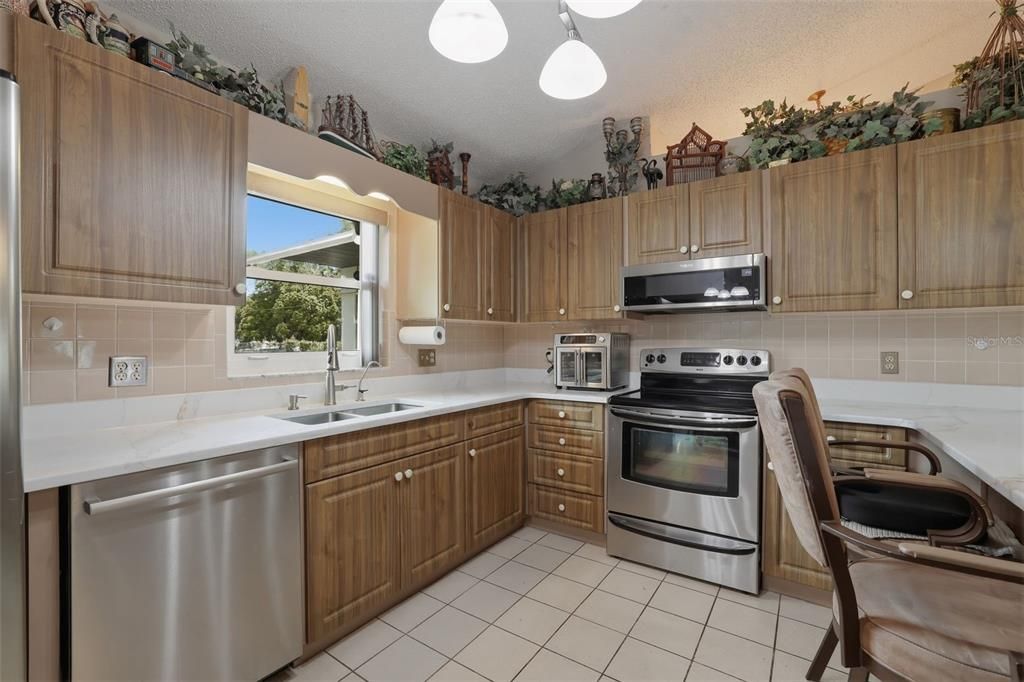 For Sale: $574,900 (3 beds, 2 baths, 1517 Square Feet)