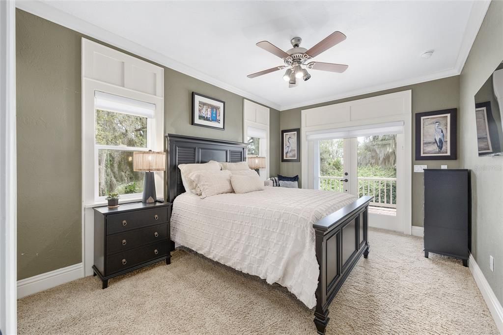 For Sale: $1,650,000 (5 beds, 3 baths, 4776 Square Feet)
