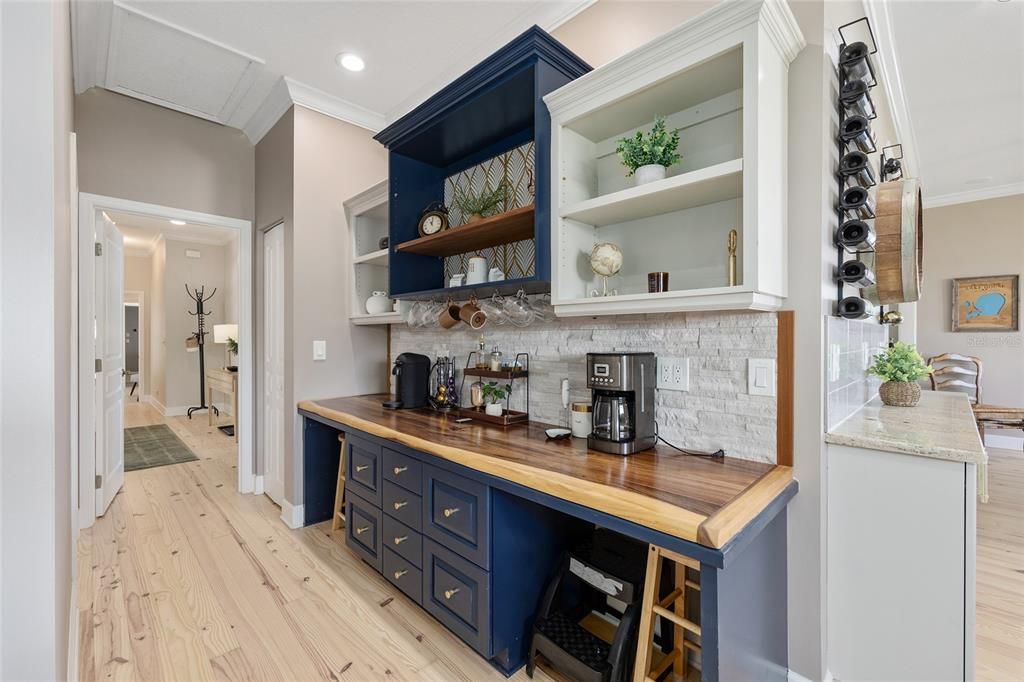 For Sale: $1,650,000 (5 beds, 3 baths, 4776 Square Feet)
