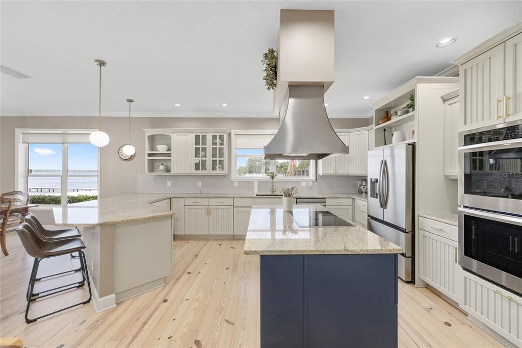 For Sale: $1,650,000 (5 beds, 3 baths, 4776 Square Feet)