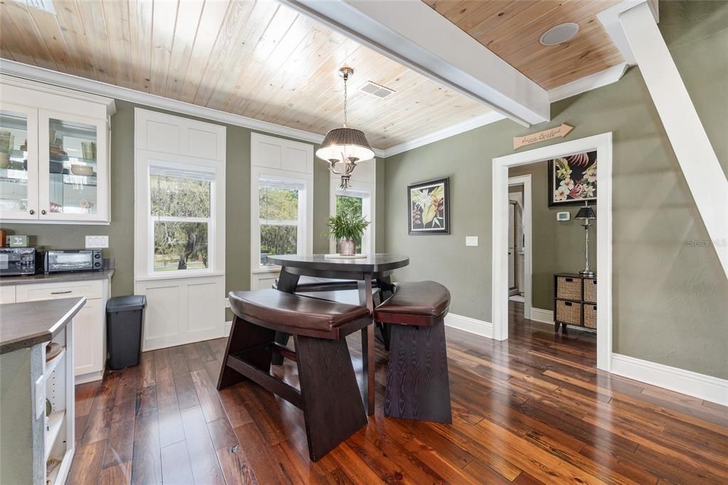 For Sale: $1,650,000 (5 beds, 3 baths, 4776 Square Feet)