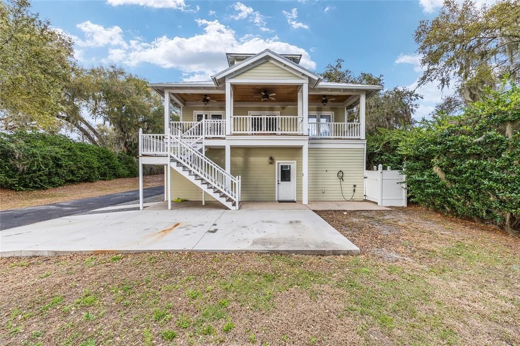 For Sale: $1,650,000 (5 beds, 3 baths, 4776 Square Feet)