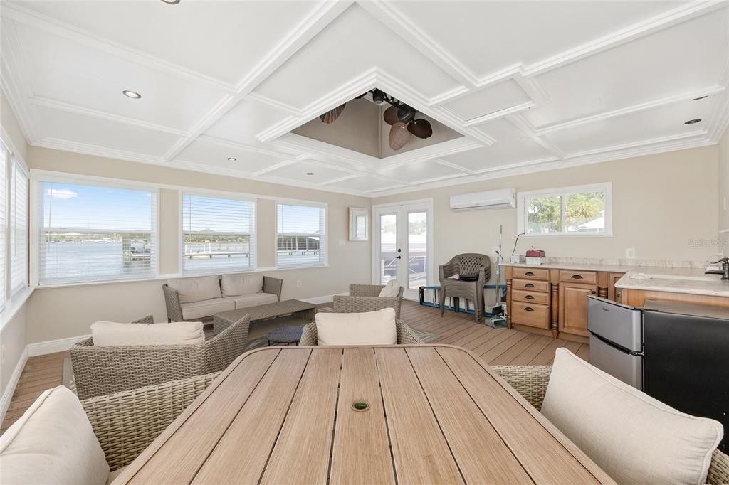 For Sale: $1,650,000 (5 beds, 3 baths, 4776 Square Feet)