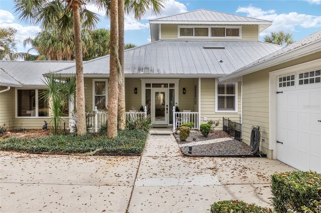 For Sale: $1,650,000 (5 beds, 3 baths, 4776 Square Feet)