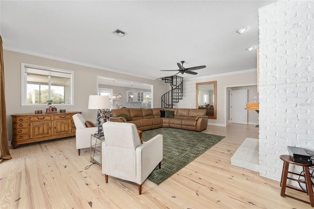 For Sale: $1,650,000 (5 beds, 3 baths, 4776 Square Feet)