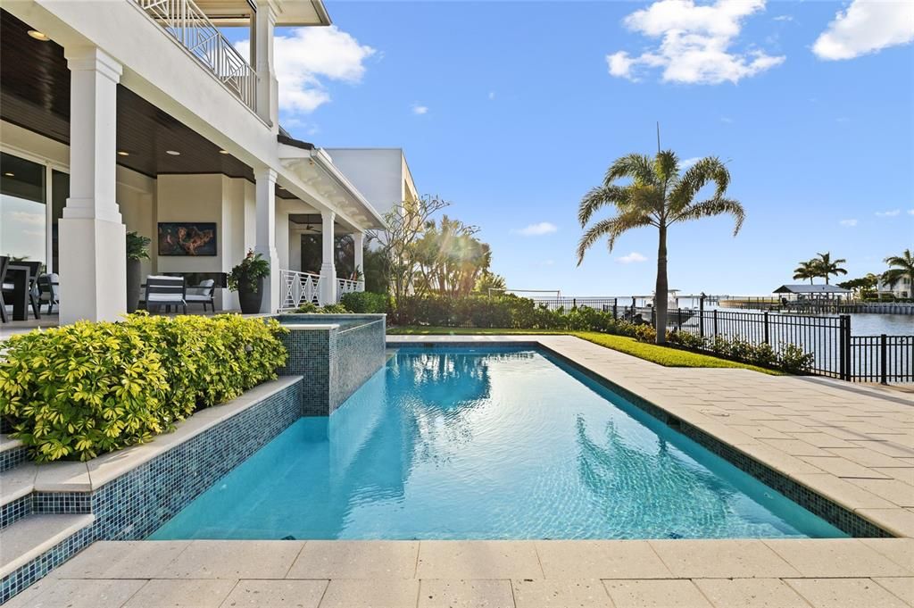 Activo con contrato: $7,500,000 (6 camas, 6 baños, 6600 Pies cuadrados)
