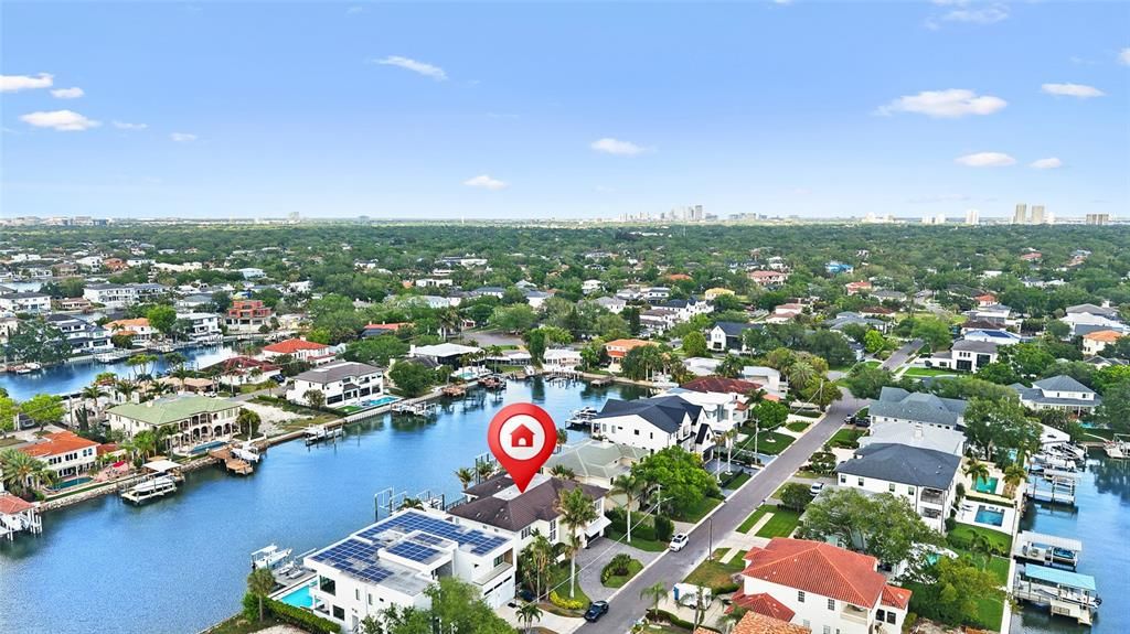 Activo con contrato: $7,500,000 (6 camas, 6 baños, 6600 Pies cuadrados)