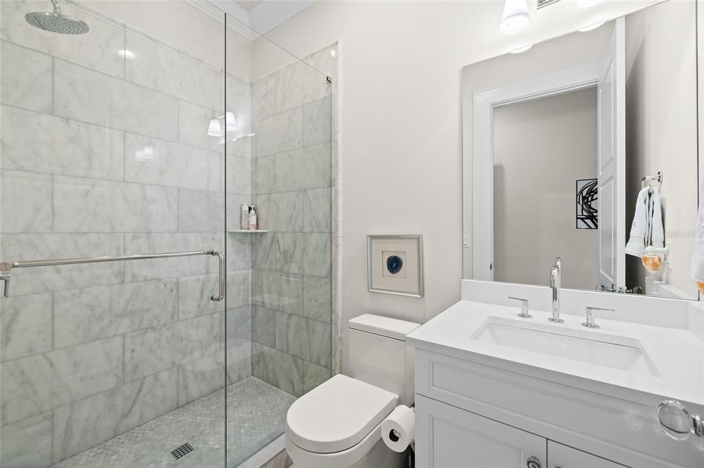 Activo con contrato: $7,500,000 (6 camas, 6 baños, 6600 Pies cuadrados)