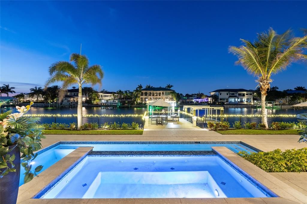 Activo con contrato: $7,500,000 (6 camas, 6 baños, 6600 Pies cuadrados)
