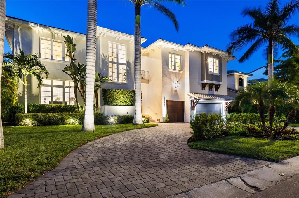 Activo con contrato: $7,500,000 (6 camas, 6 baños, 6600 Pies cuadrados)