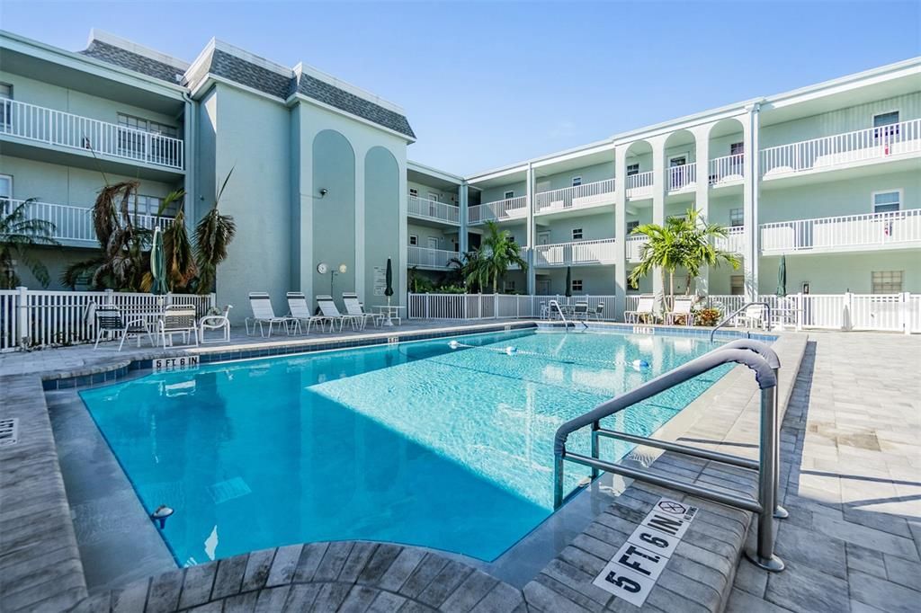 For Sale: $250,000 (2 beds, 2 baths, 1200 Square Feet)
