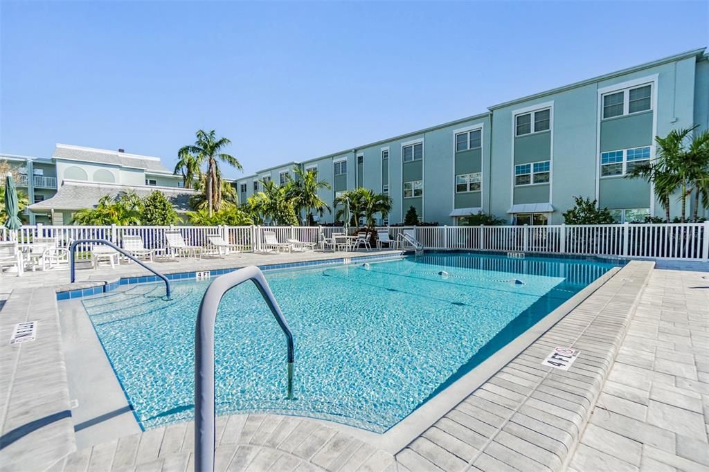 For Sale: $250,000 (2 beds, 2 baths, 1200 Square Feet)