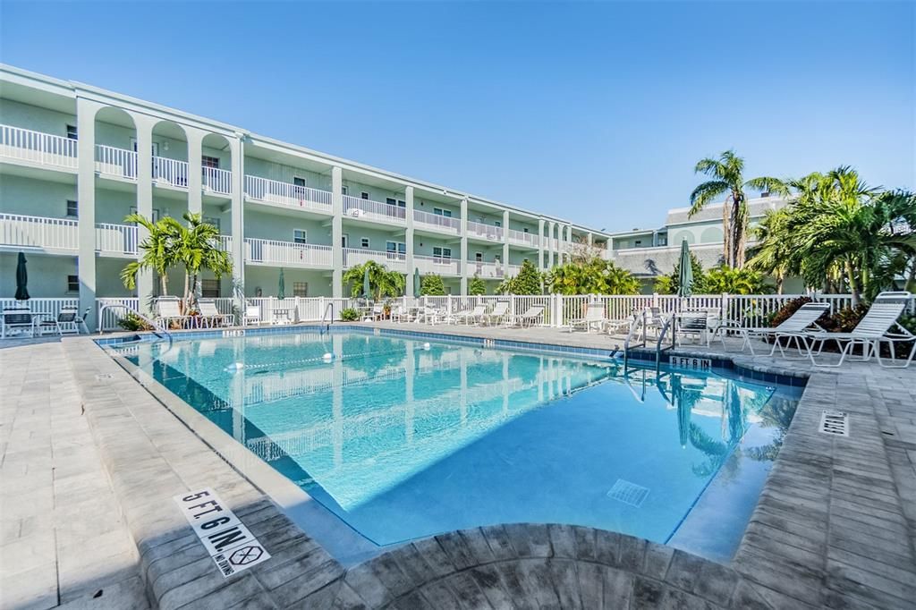 For Sale: $250,000 (2 beds, 2 baths, 1200 Square Feet)