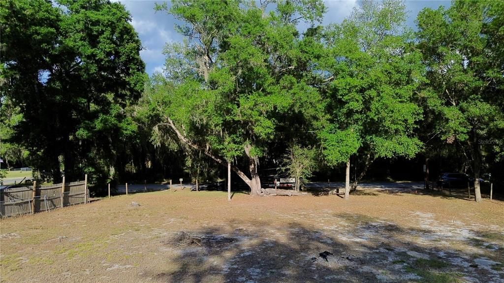 待售: $249,000 (4.36 acres)