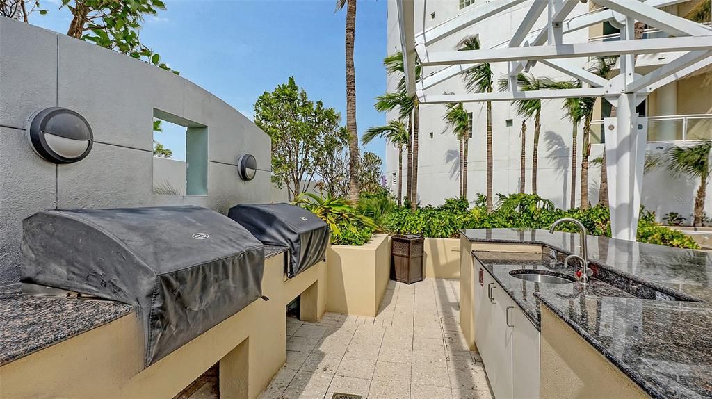 For Sale: $2,750,000 (2 beds, 3 baths, 3135 Square Feet)