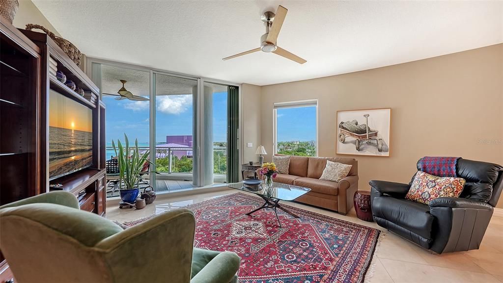 For Sale: $2,750,000 (2 beds, 3 baths, 3135 Square Feet)