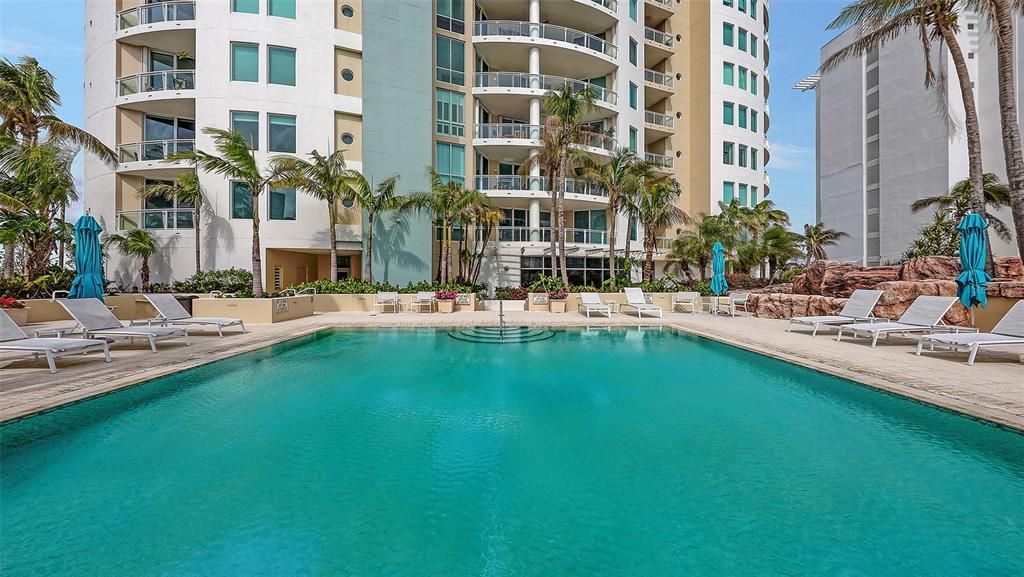 For Sale: $2,750,000 (2 beds, 3 baths, 3135 Square Feet)