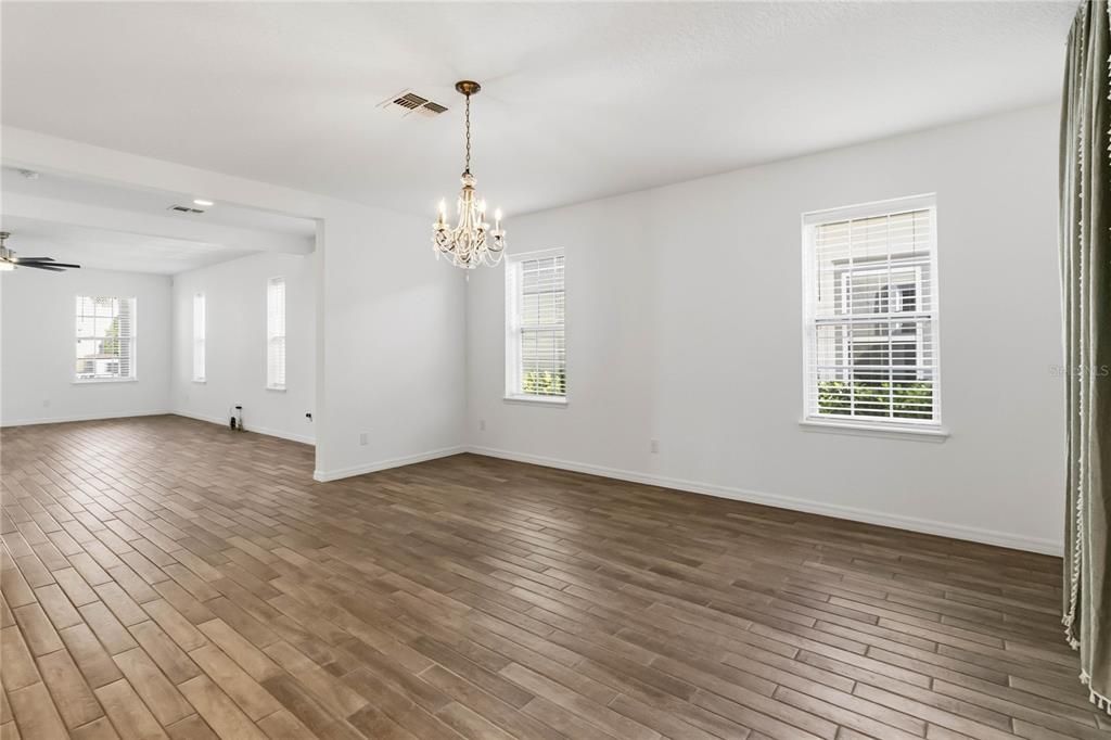 Activo con contrato: $795,000 (4 camas, 3 baños, 3092 Pies cuadrados)