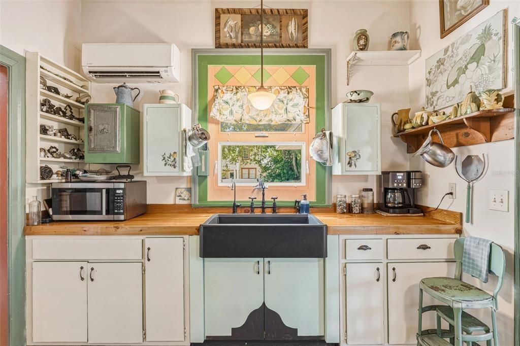 For Sale: $440,000 (3 beds, 2 baths, 2491 Square Feet)