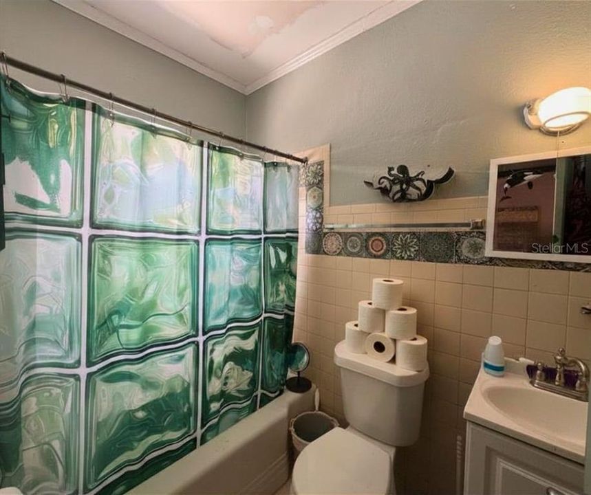 For Sale: $440,000 (3 beds, 2 baths, 2491 Square Feet)