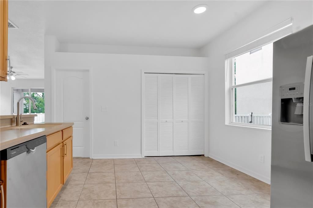 En Venta: $384,900 (4 camas, 2 baños, 1913 Pies cuadrados)