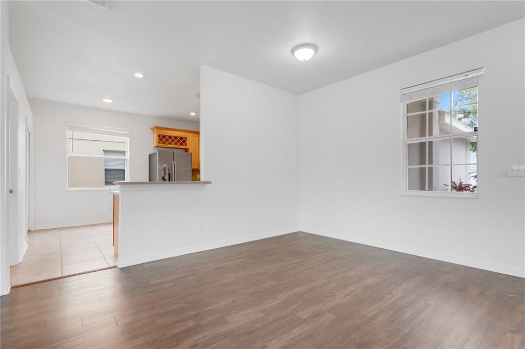 En Venta: $384,900 (4 camas, 2 baños, 1913 Pies cuadrados)