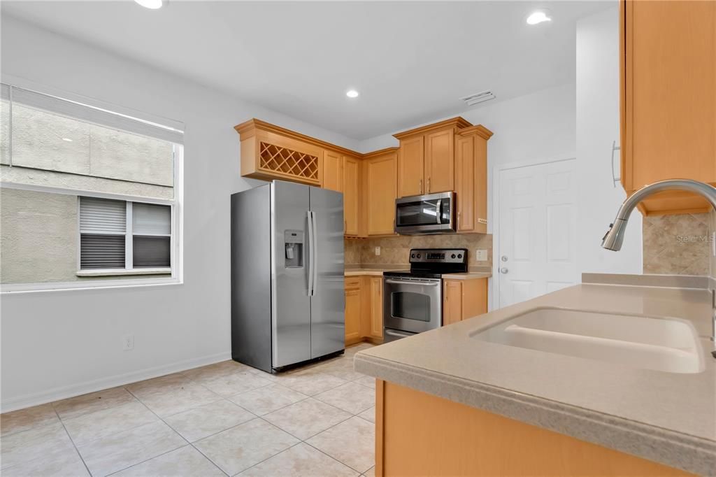 En Venta: $384,900 (4 camas, 2 baños, 1913 Pies cuadrados)