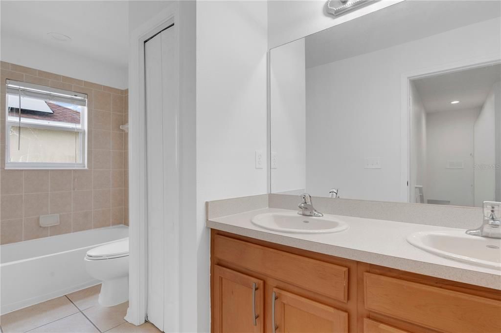 En Venta: $384,900 (4 camas, 2 baños, 1913 Pies cuadrados)