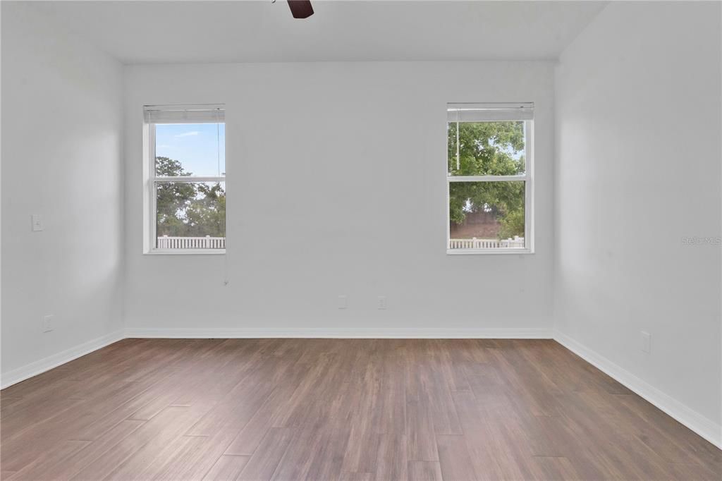 En Venta: $384,900 (4 camas, 2 baños, 1913 Pies cuadrados)