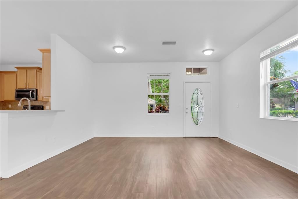 En Venta: $384,900 (4 camas, 2 baños, 1913 Pies cuadrados)