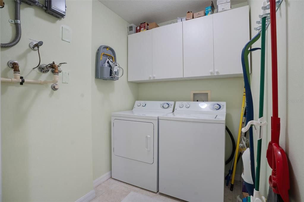 На продажу: $277,000 (2 спален, 2 ванн, 1324 Квадратных фут)