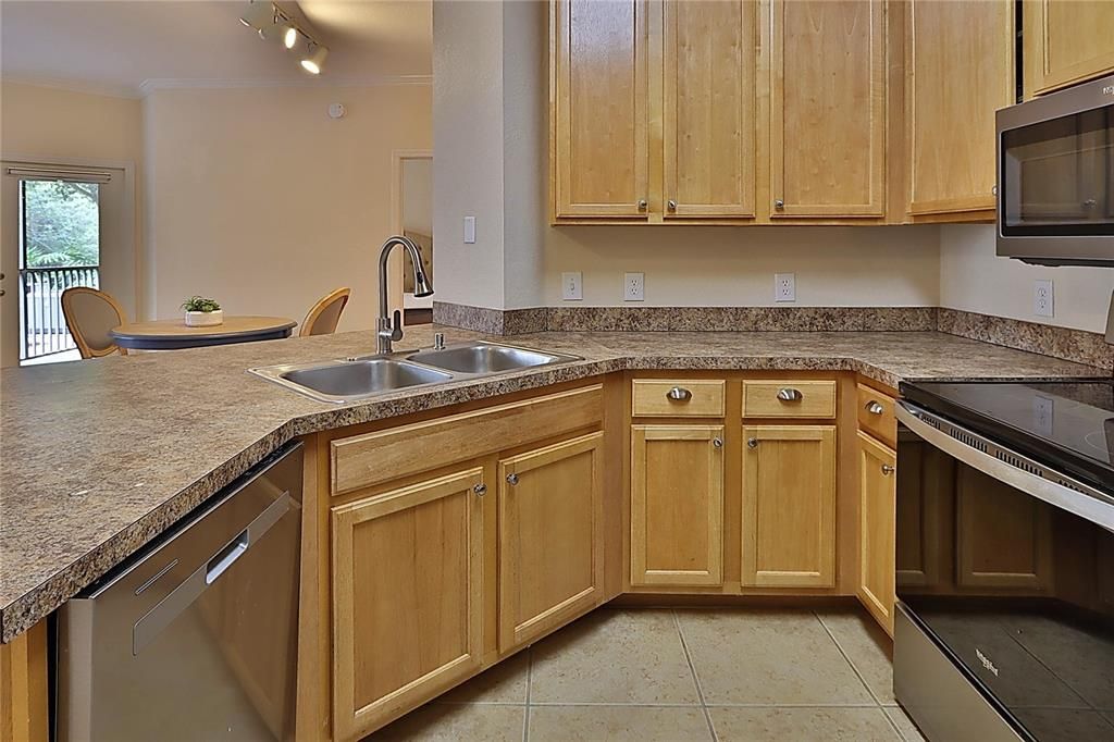 Activo con contrato: $1,450 (1 camas, 1 baños, 976 Pies cuadrados)