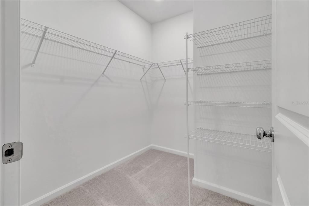 For Rent: $2,500 (4 beds, 2 baths, 1708 Square Feet)