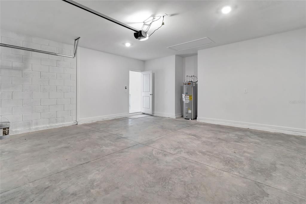 For Rent: $2,500 (4 beds, 2 baths, 1708 Square Feet)
