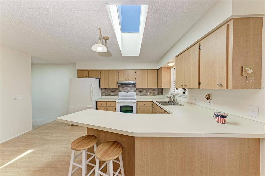 For Sale: $1,600,000 (2 beds, 2 baths, 1200 Square Feet)