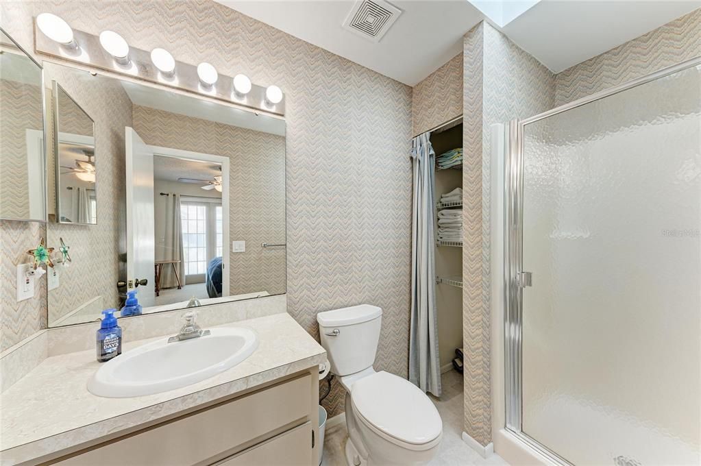 For Sale: $1,600,000 (2 beds, 2 baths, 1200 Square Feet)