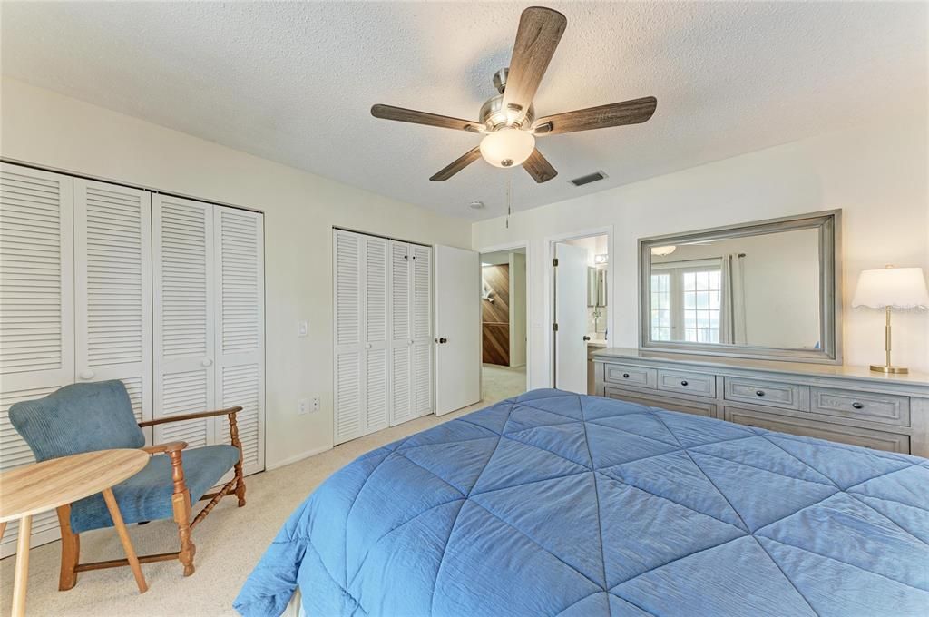 For Sale: $1,600,000 (2 beds, 2 baths, 1200 Square Feet)