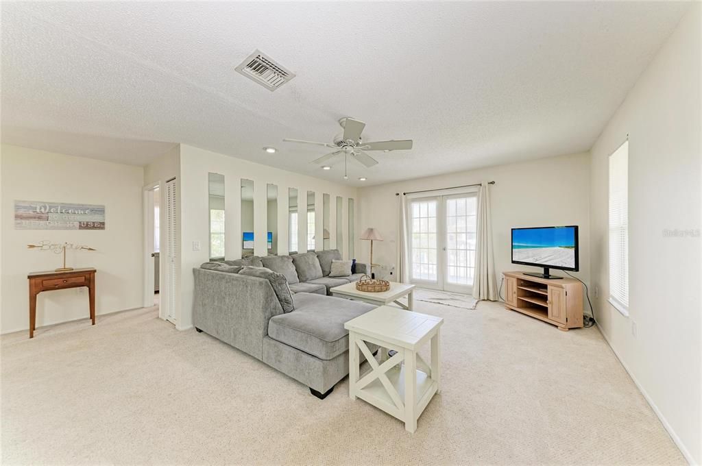 For Sale: $1,600,000 (2 beds, 2 baths, 1200 Square Feet)