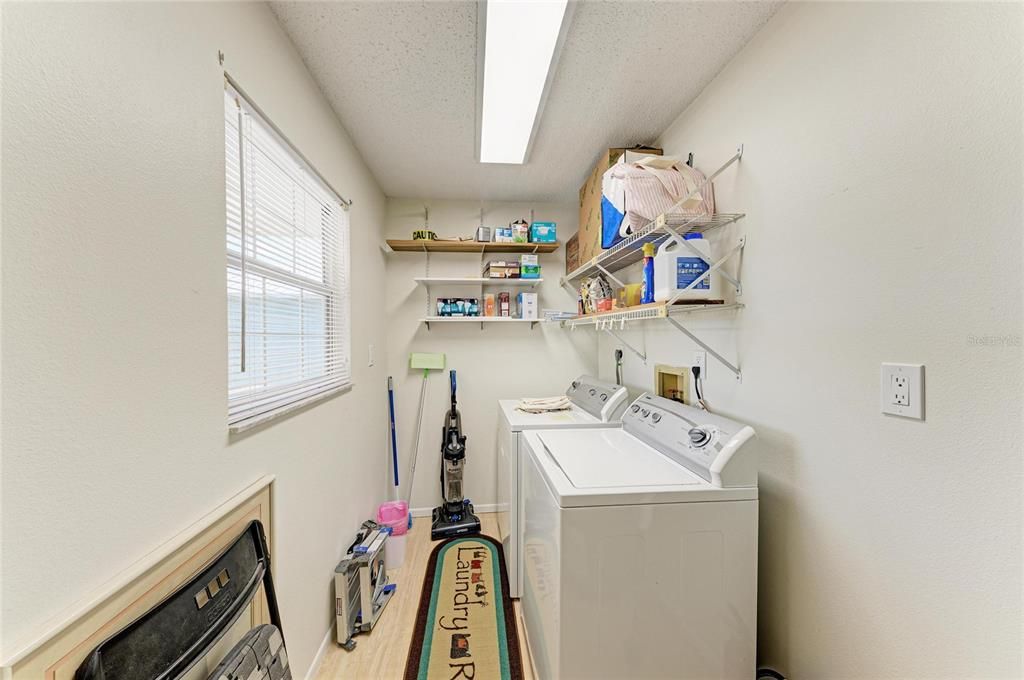 For Sale: $1,600,000 (2 beds, 2 baths, 1200 Square Feet)