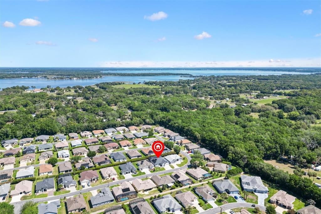 Activo con contrato: $549,000 (3 camas, 3 baños, 2016 Pies cuadrados)