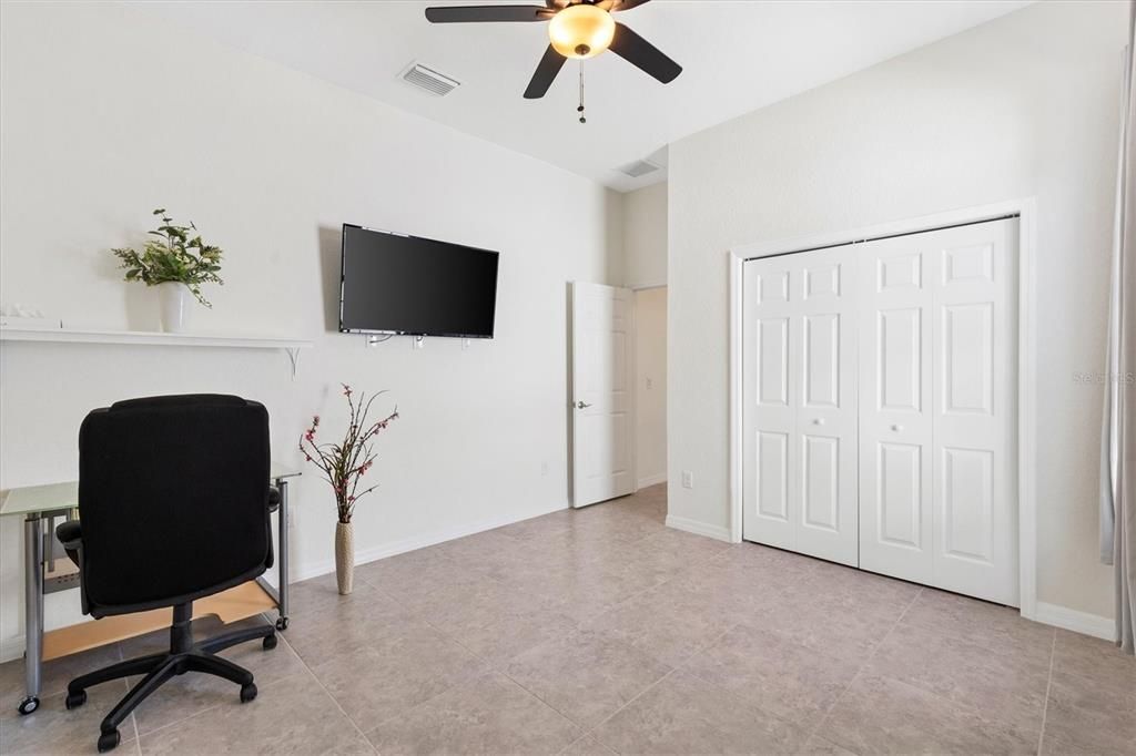 Activo con contrato: $549,000 (3 camas, 3 baños, 2016 Pies cuadrados)