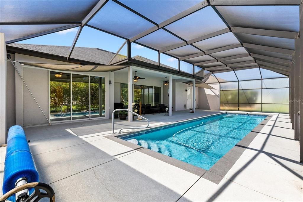 Activo con contrato: $549,000 (3 camas, 3 baños, 2016 Pies cuadrados)