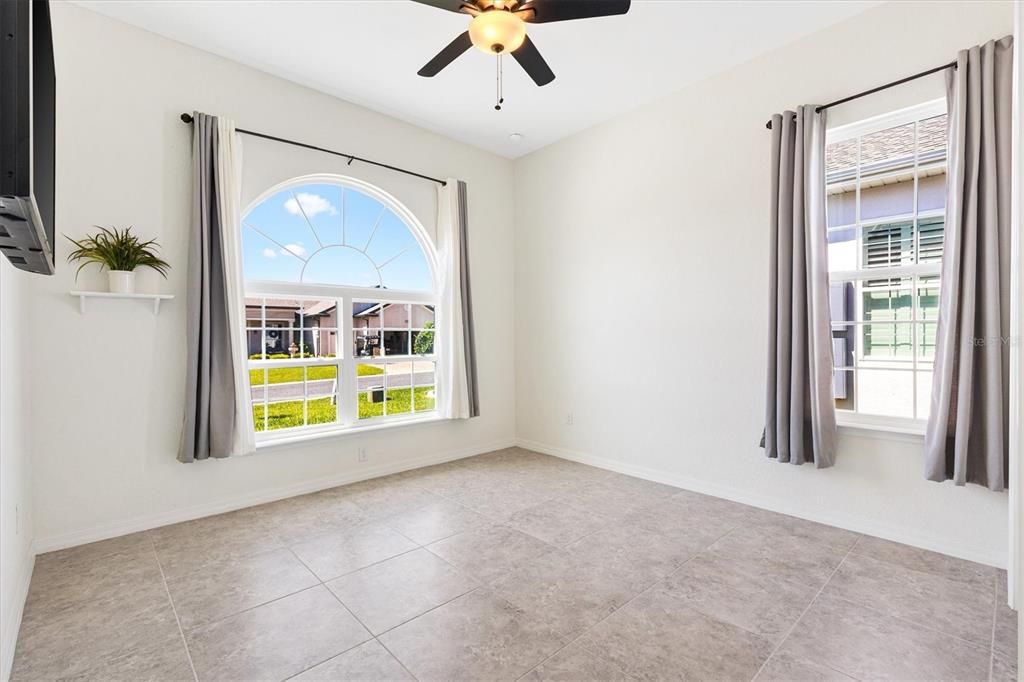 Activo con contrato: $549,000 (3 camas, 3 baños, 2016 Pies cuadrados)
