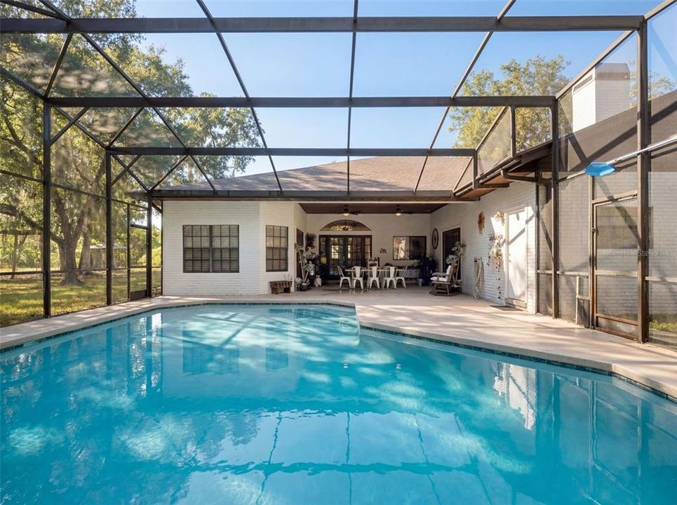 En Venta: $849,900 (4 camas, 3 baños, 2903 Pies cuadrados)