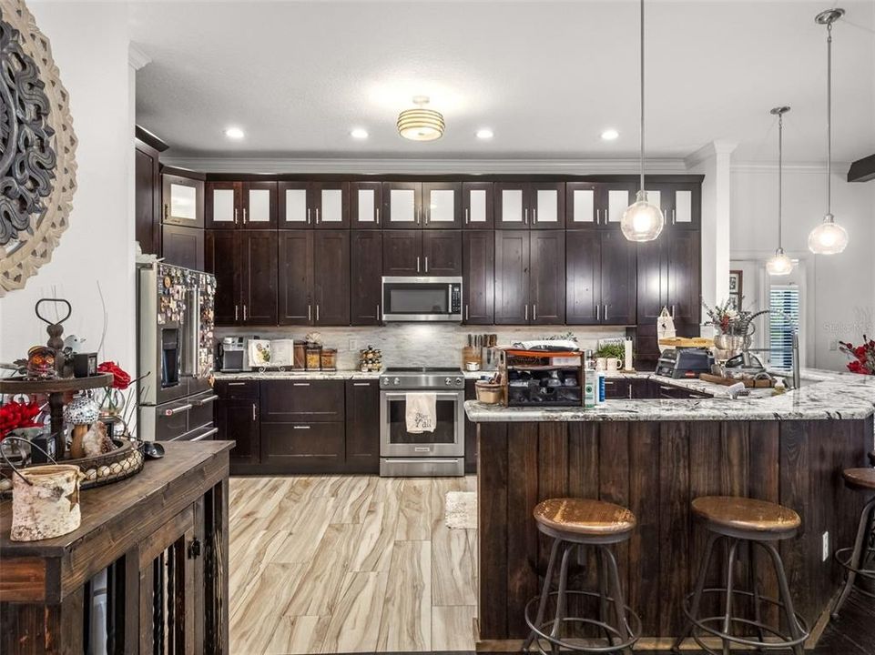 En Venta: $849,900 (4 camas, 3 baños, 2903 Pies cuadrados)