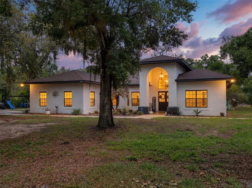 En Venta: $849,900 (4 camas, 3 baños, 2903 Pies cuadrados)