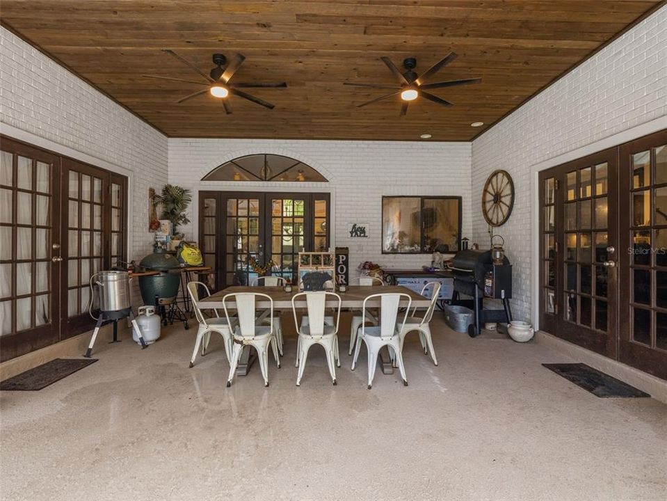 En Venta: $849,900 (4 camas, 3 baños, 2903 Pies cuadrados)